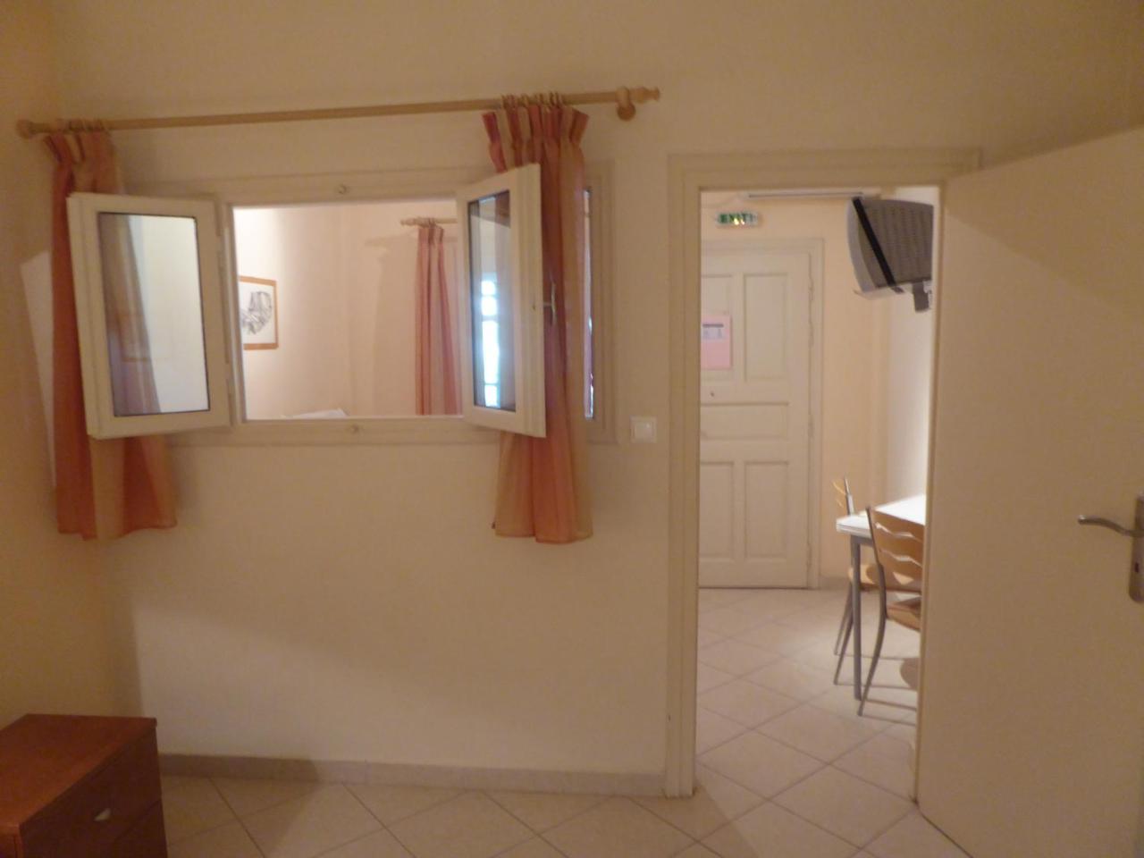 Apartment Aronis *
